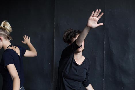 Male forme Studija za suvremeni ples i Zagrebački plesni centar: Eye Sea I See, kor. Nikolina Medak