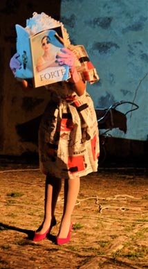 Futura monomanija, autorica i izvođačica Maya Petrovna