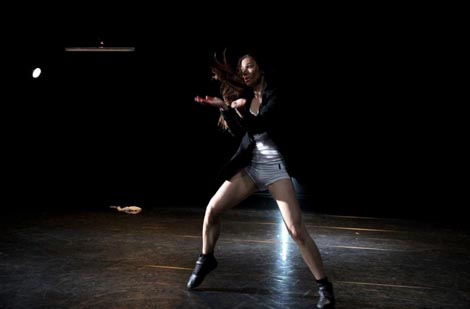 Plesni teatar Ljubljana: Nótt, kor. Lada Petrovski Ternovšek, foto: Sunčan Patrik Stone