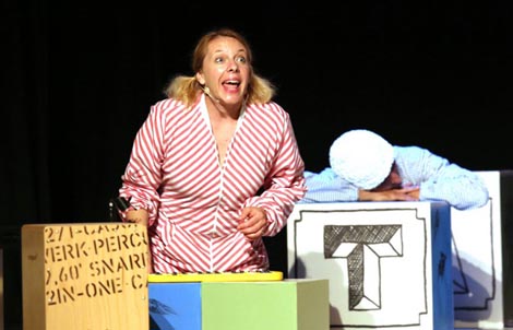 Studio za suvremeni ples i Gradsko kazalište Trešnja Zagreb: Ivana Đula i Milica Kostanić, Ritam tam – Bajka o ritmu, kor. Ana Mrak, red. Renata Carola Gatica, foto: Duško Jaramaz