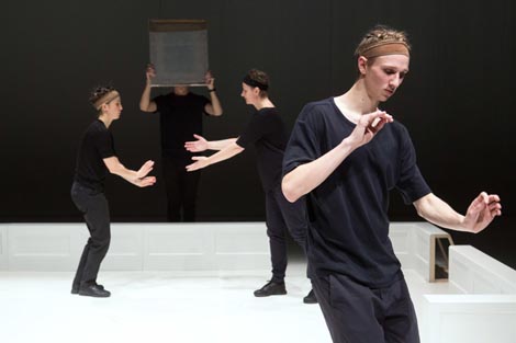 Staging a Play: Staklena menažerija, kor. i red. Matija Ferlin, foto: Nada Žgank