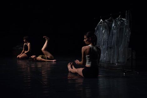 Plesna udruga Tiramola, Split, Zalet, Zadar: Treće lice jednine, kor. Iva Burčul, foto: Toni Wagner